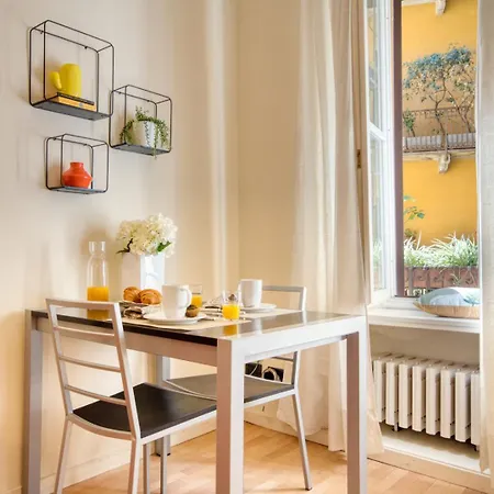 Διαμέρισμα Guesthost - Deangeli Nest Romantico Bilocale Di Design In Zona De Angeli, Rinnovato E Accessoriato